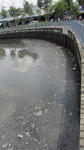 Chi[-]430[-]triệu[-]USD,[-]k&ecirc;nh[-]bẩn[-]nhất[-]S&agrave;i[-]G&ograve;n[-]vẫn[-]h&ocirc;i[-]thối